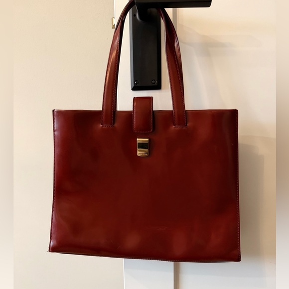 Authentic Vtg Furla Italian Shoulder Bag  — Structured Glossy Finish - Deep Red - Picture 2 of 8